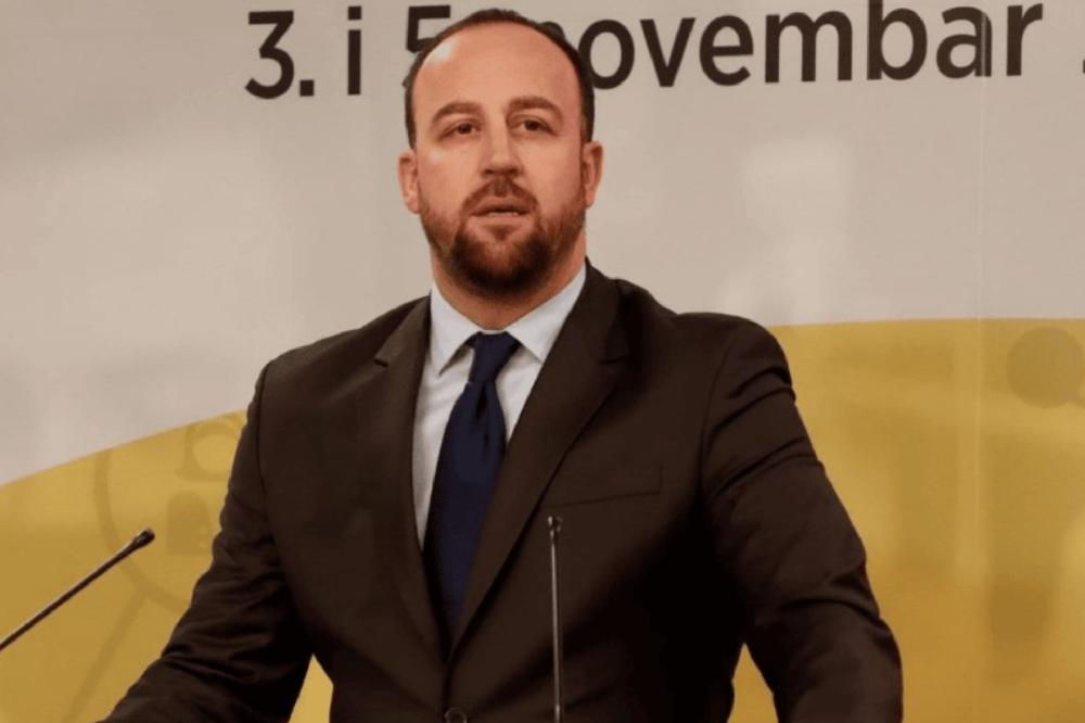 Fotografija uz vijest: Nikolić: Mandić nema mandat da državne jubileje koristi za reviziju karaktera Crne Gore