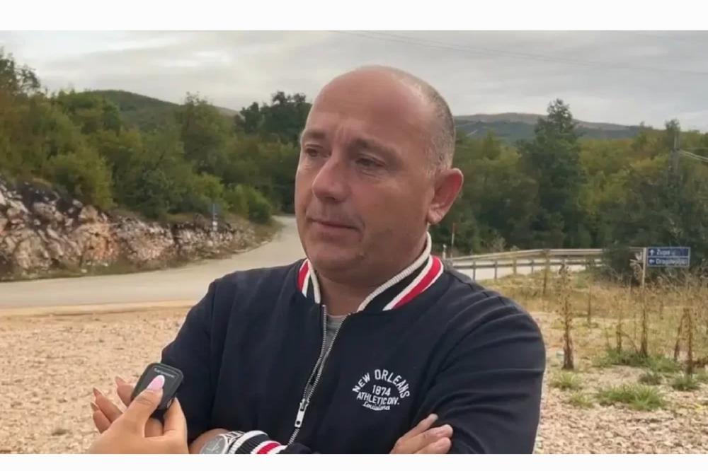 Fotografija uz vijest: Nikšićanin Dragan Radulović spasio turistkinju iz mora u Prčanju