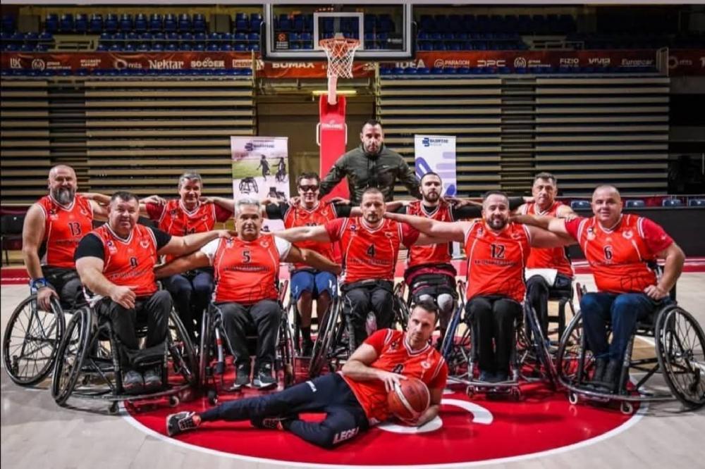Fotografija uz vijest: Paramont osvojio treće mjesto u NLB Wheel ligi