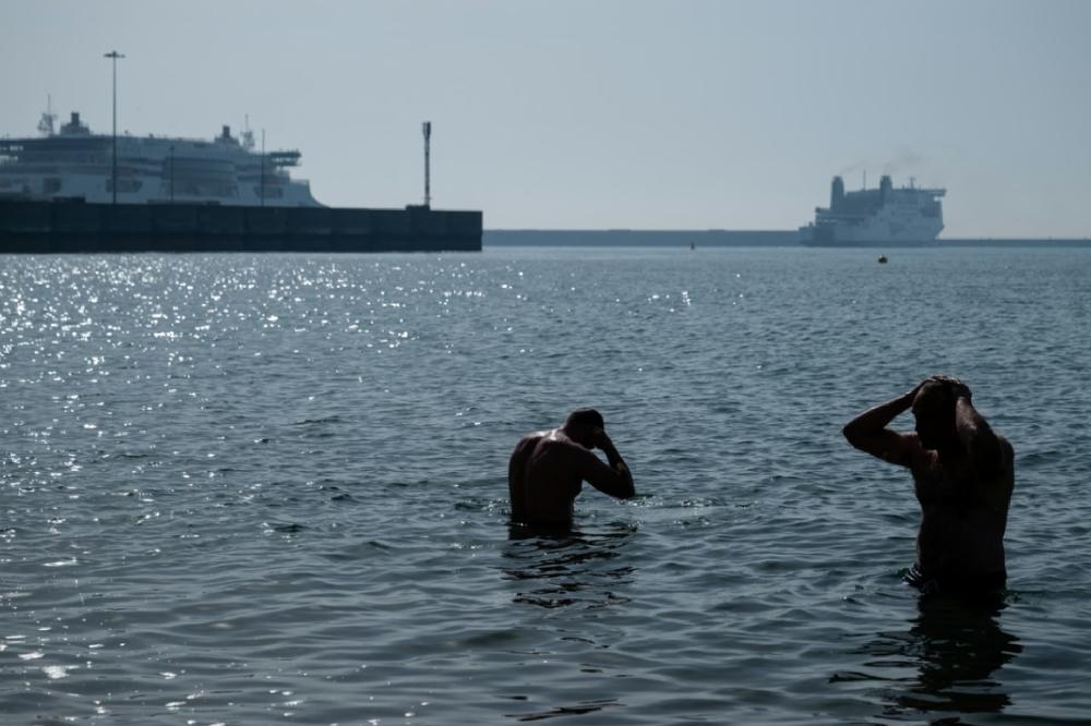 Fotografija uz vijest: Petoro tinejdžera se utopilo tokom rekordnog toplotnog talasa u Britaniji i Irskoj