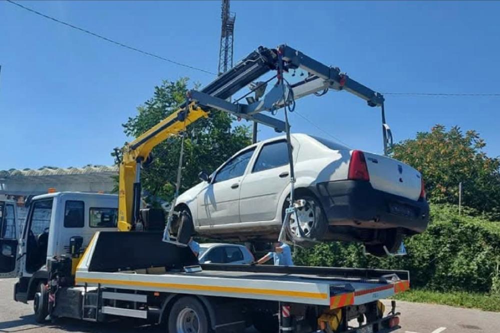 Fotografija uz vijest: Podgorica: Kaznjeno 107 vozača zbog nepropisnog parkiranja u Ulici slobode