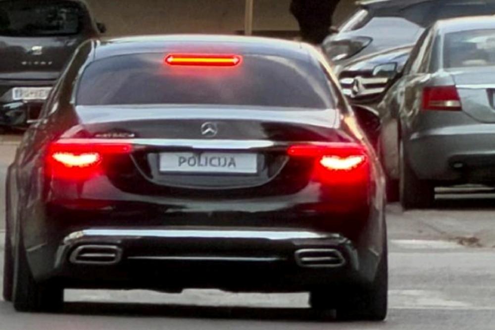 Fotografija uz vijest: Policija koristi improvizovane registarske tablice zbog kašnjenja nabavke