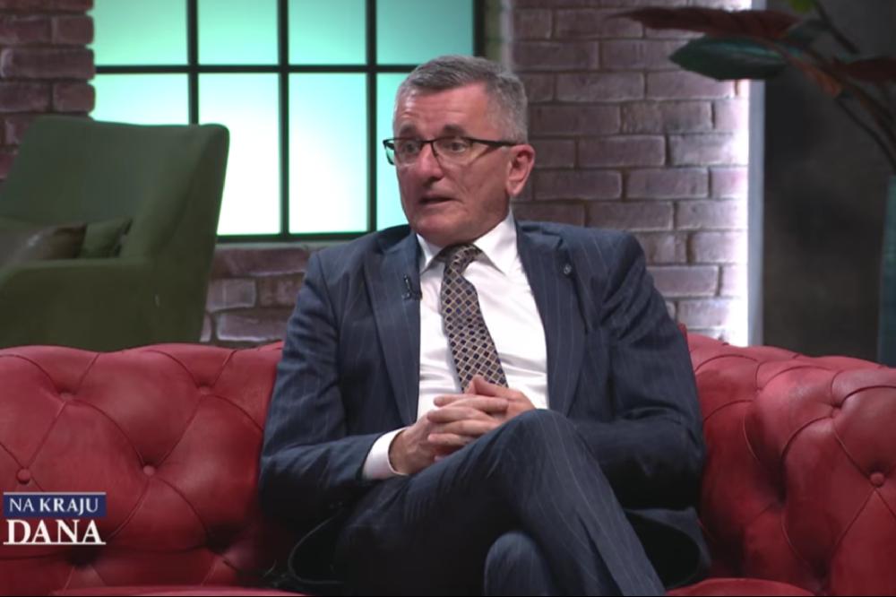Fotografija uz vijest: Radulović: Umjesto da odgovori, ministar Krapović pokušava da profesionalni rad onih koji postavljaju pitanja od javnog interes...