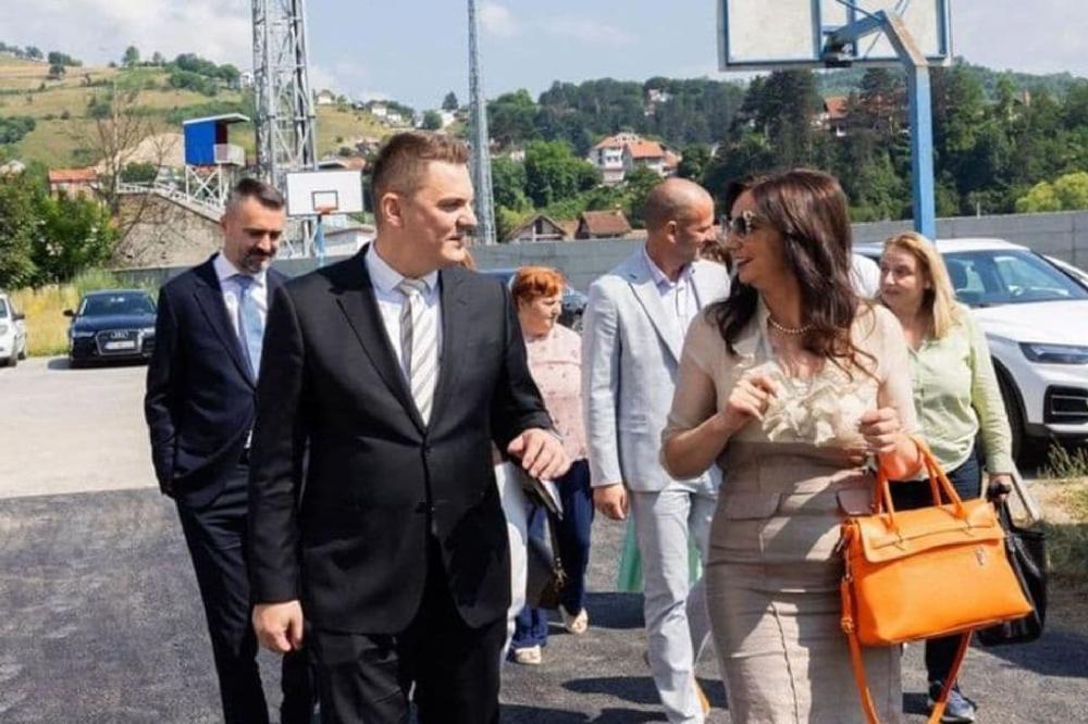 Fotografija uz vijest: Šahmanović: Ulažemo u djecu kroz energetsku efikasnost škola