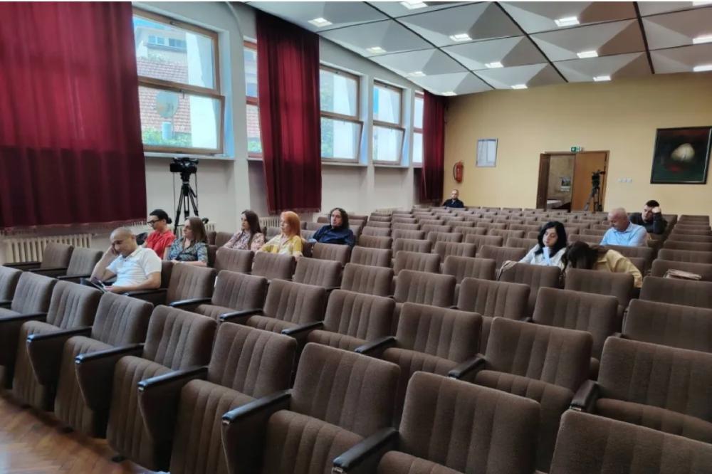 Fotografija uz vijest: SO Nikšić usvojila odluku o završnom računu budžeta za 2025. godinu: Kredit bez zelenog svjetla odbornika