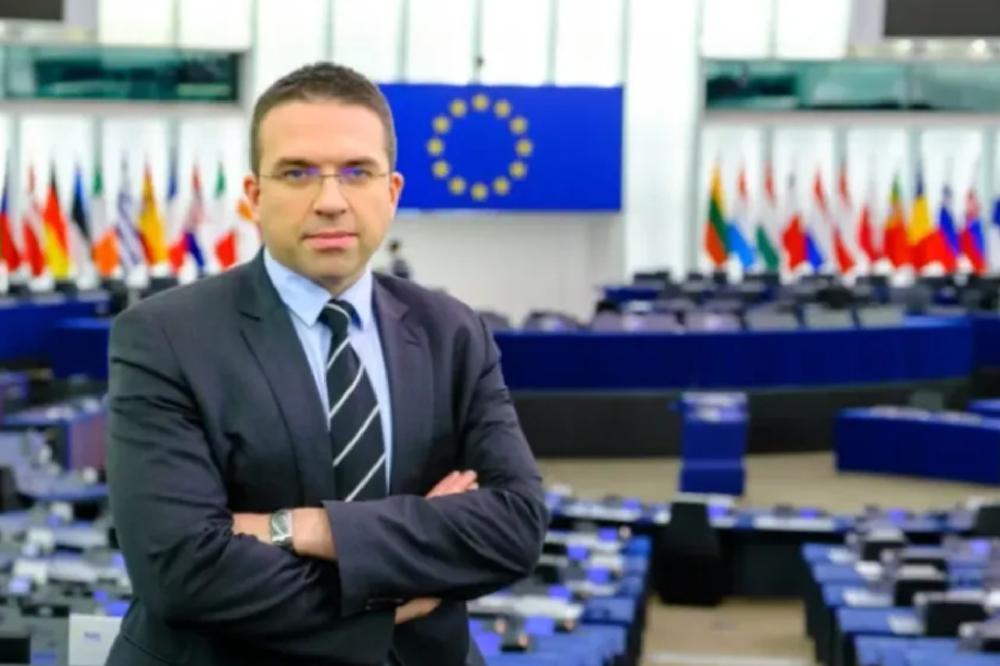 Fotografija uz vijest: Sokol: Neće me uplašiti prosrpski portali i njihove političke snage kojima sam stao na žulj, nastaviću da dolazim u Crnu Goru i...