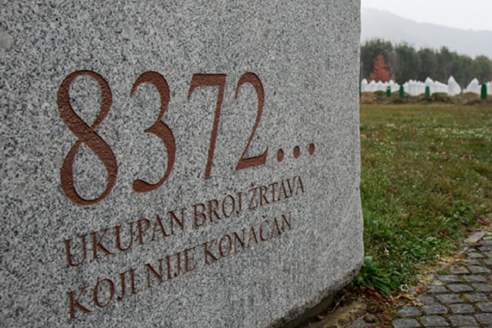 Fotografija uz vijest: Spajić i Mandić bez odgovora: Crna Gora i dalje bez Dana sjećanja na žrtve genocida u Srebrenici
