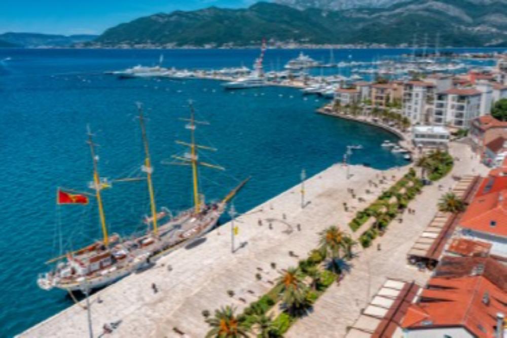 Fotografija uz vijest: U Tivtu 15 odsto više turista nego prošle godine