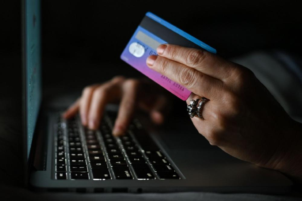 Fotografija uz vijest: Veća zaštita potrošača: Lakše reklamacije i sigurnija kupovina preko interneta u Crnoj Gori