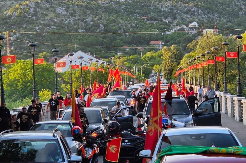Fotografija uz vijest: Veličanstvena atmosfera u Danilovgradu: Auto-kolona u čast 20 godina nezavisnosti