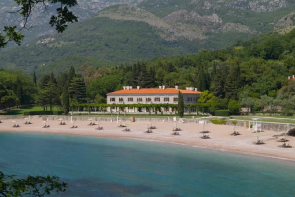 Fotografija uz vijest: Vila „Miločer“ rezervisana do 1. jula, Sveti Stefan najtraženiji među 40-ak Amanovih hotela