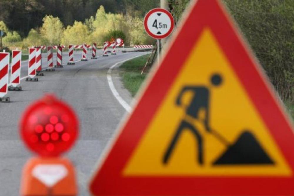 Fotografija uz vijest: Zbog radova: Izmijenjen režim saobraćaja na više putnih pravaca
