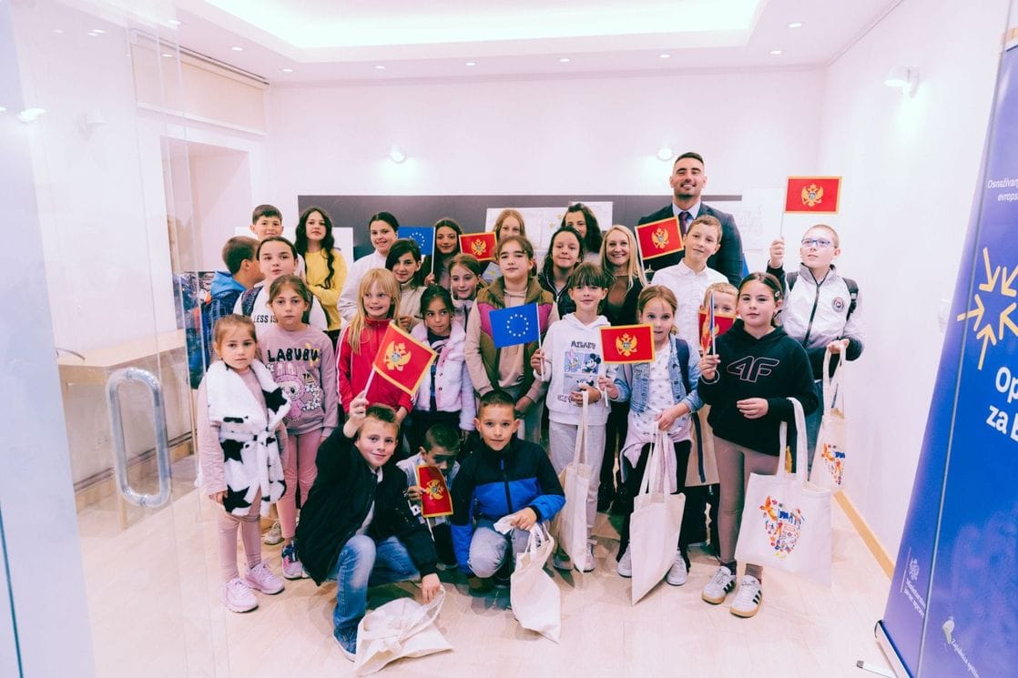 Fotografija uz vijest: Šavnik obilježio Dan Evrope; Jakić: Kultura nije samo čuvanje tradicije, već i prostor gdje mladi razvijaju ideje i učestvuju u...