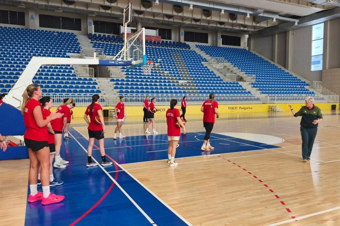 Fotografija uz vijest: Ženska seniorska košarkaška reprezentacija Crne Gore se okupila u Podgorici