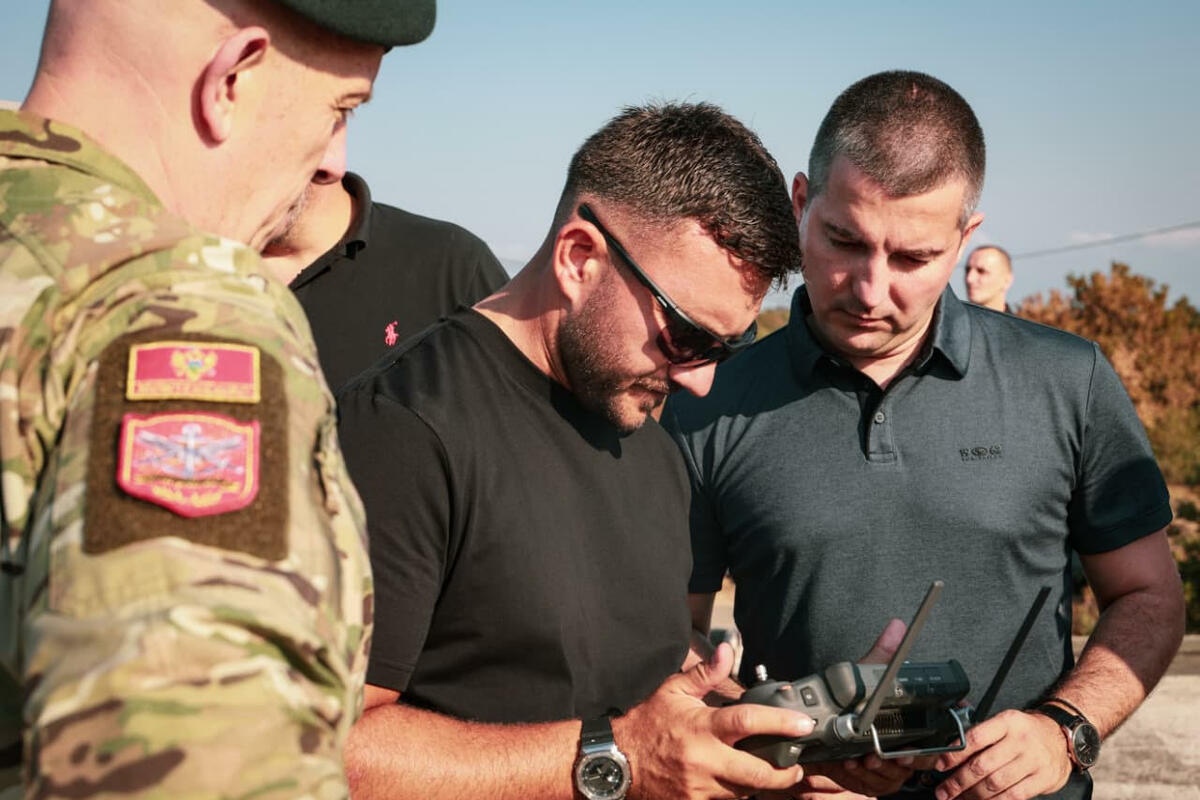 Fotografija uz vijest: Bečić: Situacija na požarištima stabilna, vazduhoplovi izbacili preko 3,7 miliona litara vode