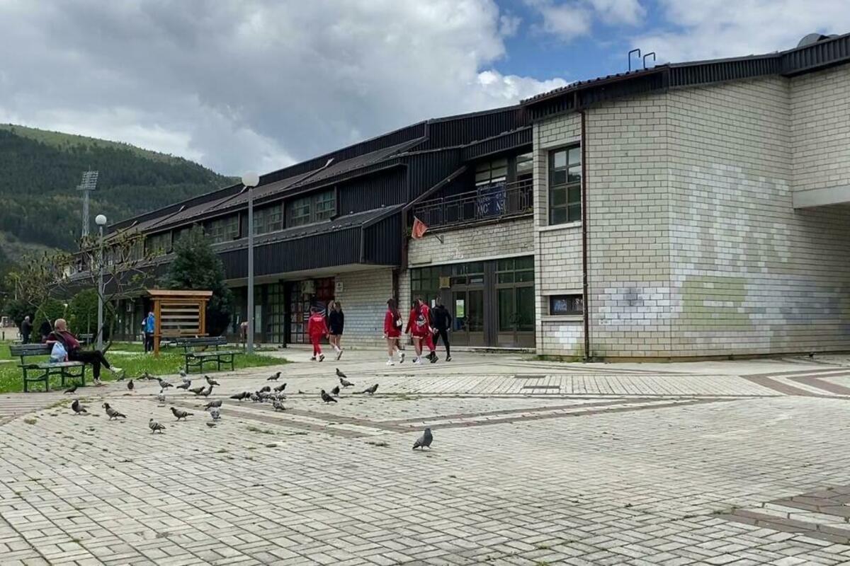 Fotografija uz vijest: Čekajući Vladu da "otključa" dvoranu u Pljevljima