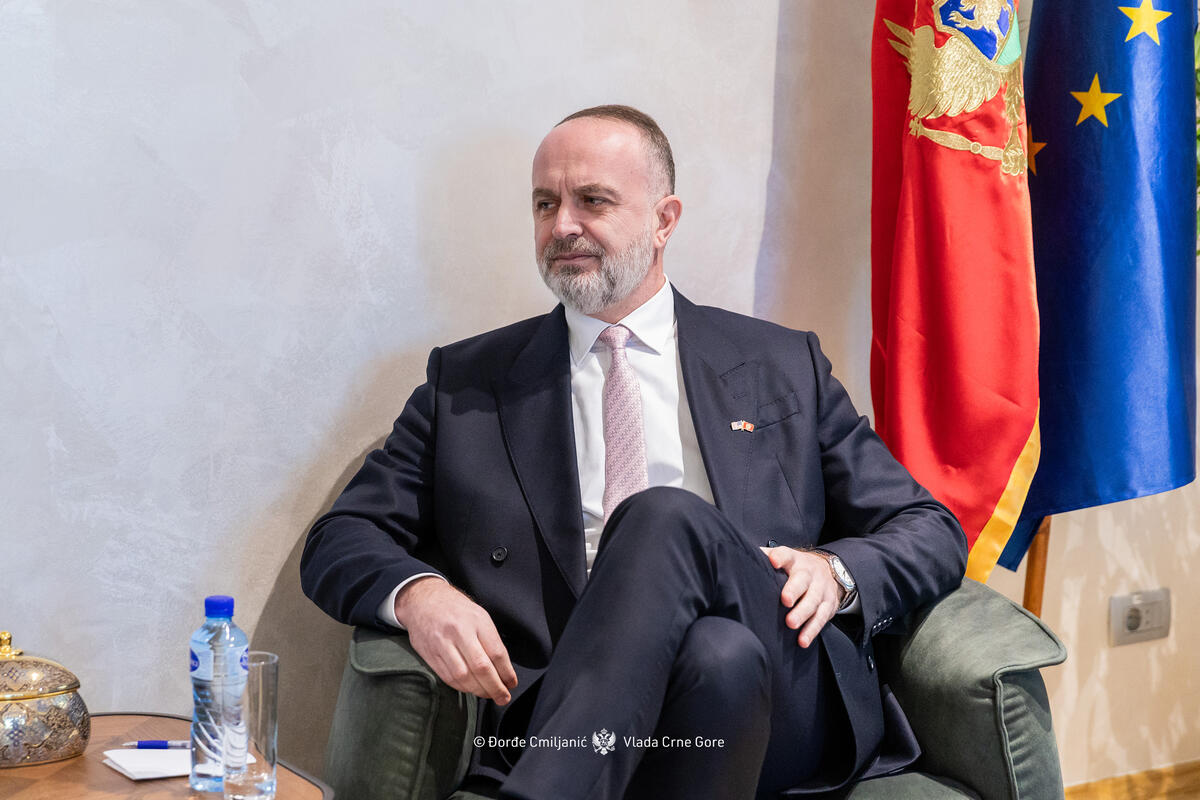 Fotografija uz vijest: Đeljošaj traži provjeru vjerodostojnosti potvrda o znanju albanskog jezika u školama