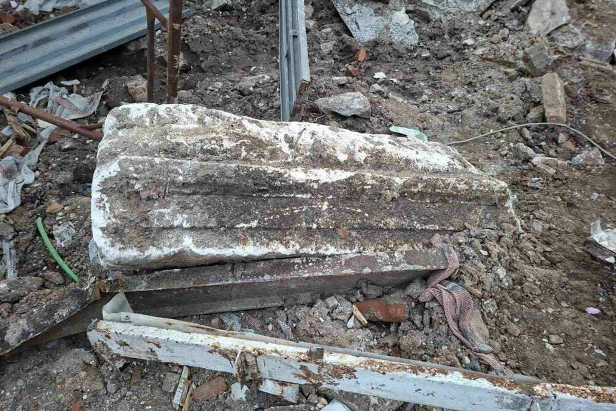 Fotografija uz vijest: Gradnja hotela u Budvi odložena zbog otkrića antičke nekropole