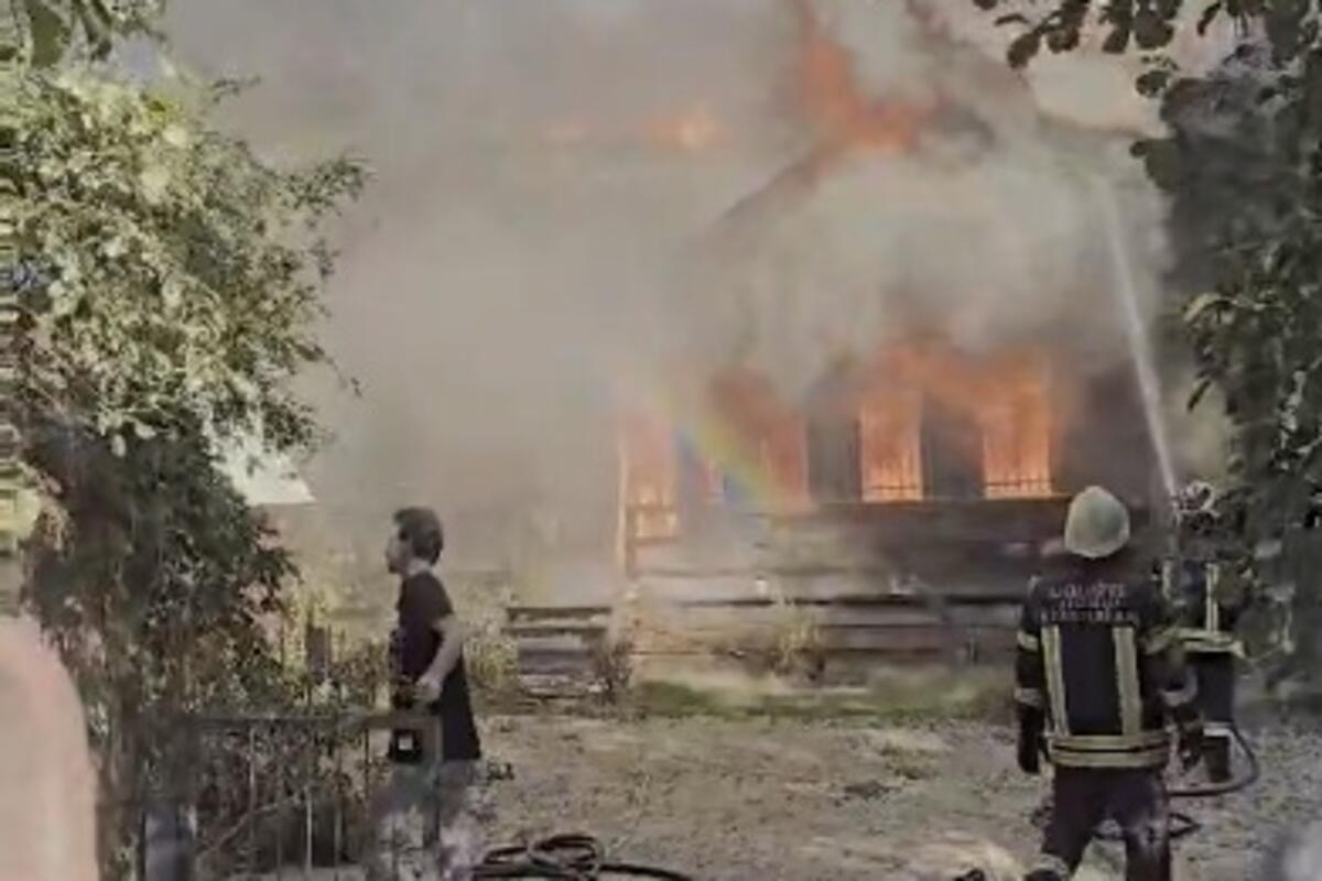 Fotografija uz vijest: Izgorjela kućica na Bojani, vatrogasci spriječili širenje požara