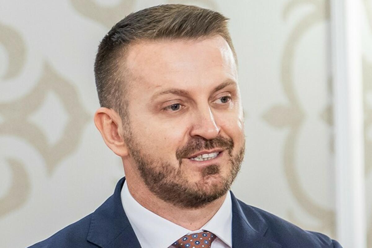 Fotografija uz vijest: Ministarstvo finansija pokreće kontrolu konsultantskih ugovora u MJU nakon zahtjeva državnog sekretara Janjuševića