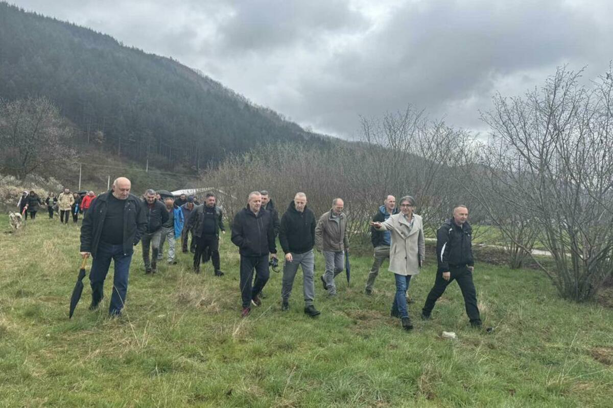 Fotografija uz vijest: Mještani bjelopoljskih naselja spriječili izgradnju novih farmi za tov piladi u Oluji