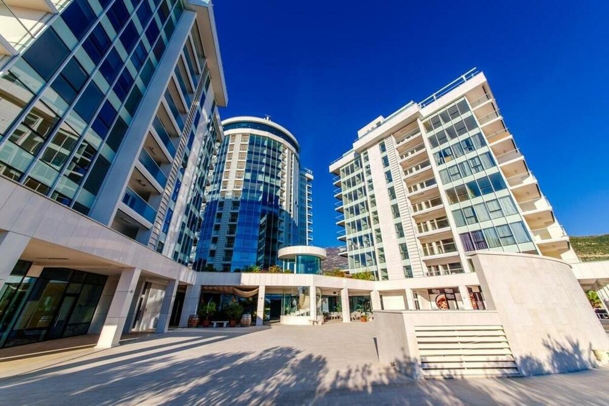 Fotografija uz vijest: Nema upotrebne za apart-hotel "Tre Canne", Opštini Budva se sprema tužba