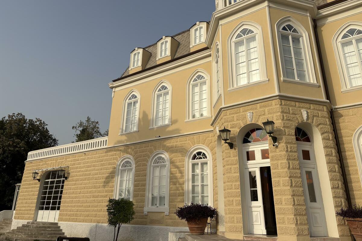 Fotografija uz vijest: Putovanje kroz vjekove - "Vijesti" u obilasku Zavičajnog muzeja - Dvorca kralja Nikole u Baru