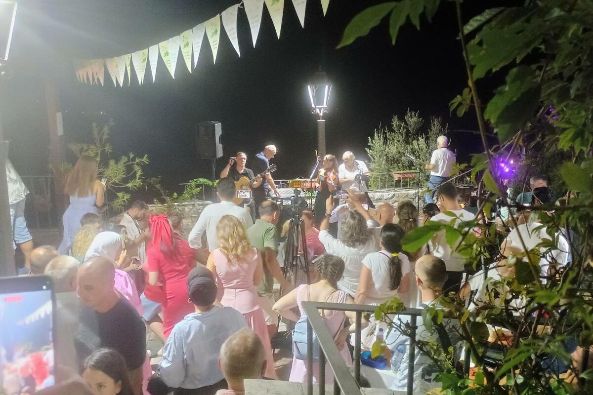 Fotografija uz vijest: Tradicionalna manifestacija "Dan bamije" održana u Starom gradu Ulcinja