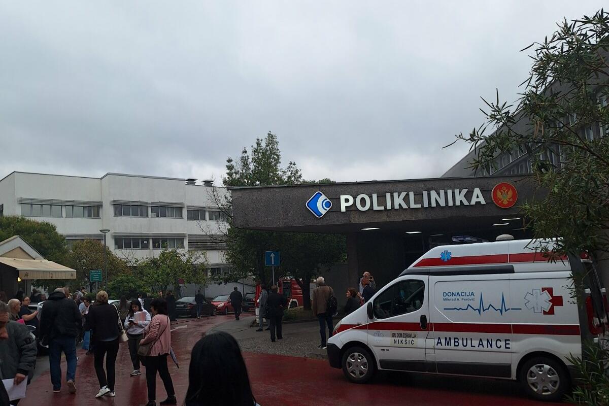 Fotografija uz vijest: Ugašen požar u KCCG: Izmještena intenzivna njega, zaustavljen elektivni program u operacionim salama