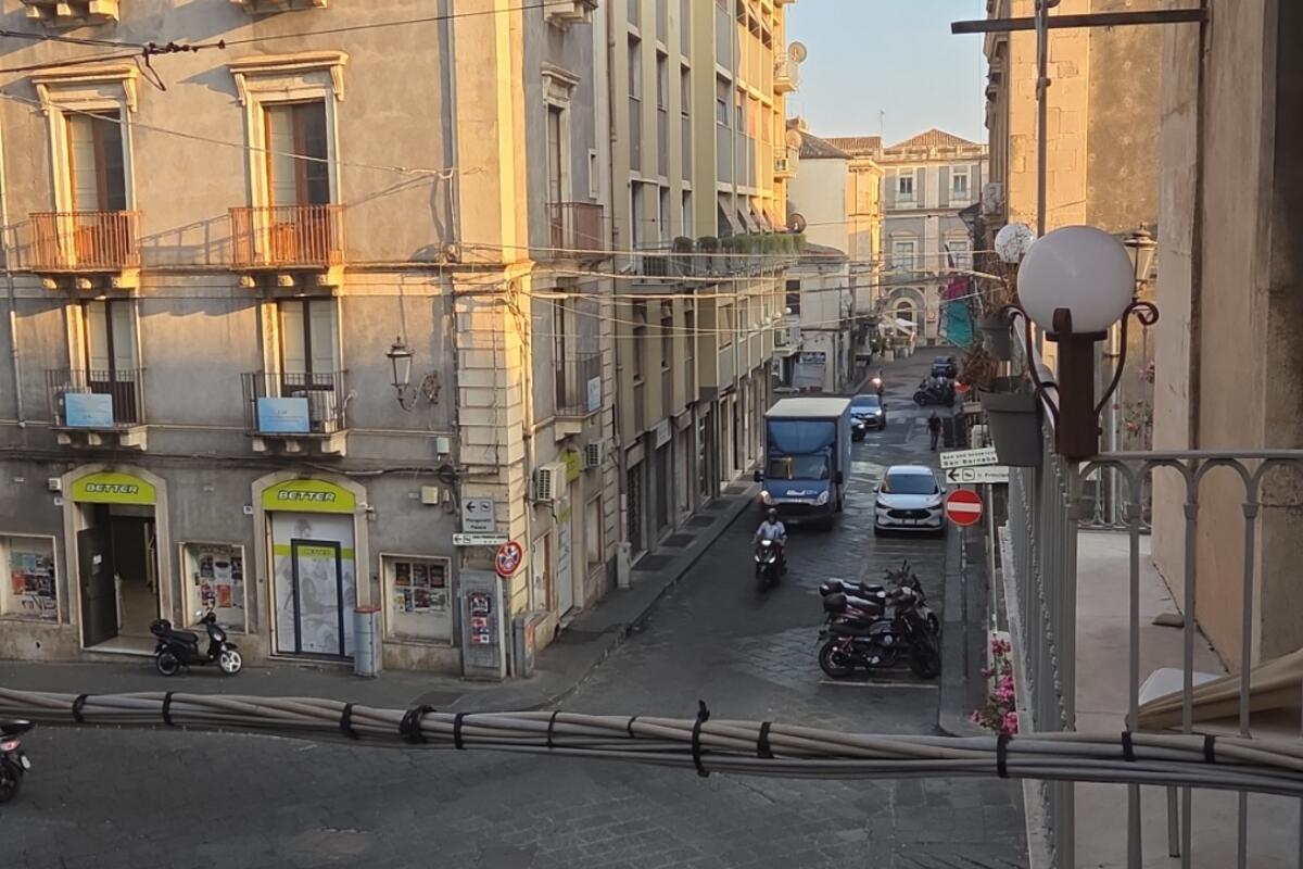 Fotografija uz vijest: Vlada obezbjeđuje prevoz crnogorskim državljanima zaglavljenim u Kataniji