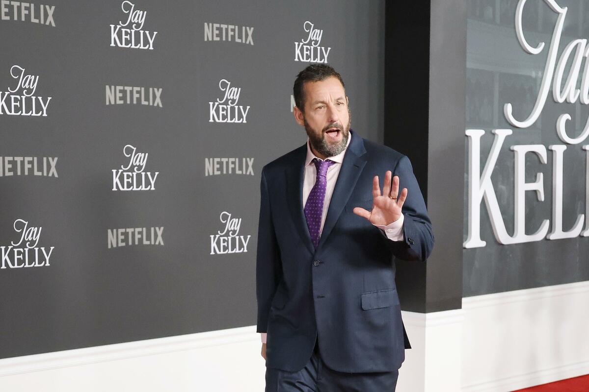 Fotografija uz vijest: Adam Sandler dao savjet za uspješan brak na vjenčanju Tejlor Svift i Trevisa Kelsija