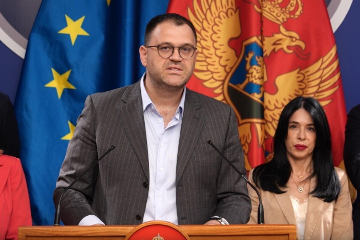 Fotografija uz vijest: Anđušić: Nedolazak ministara na kontrolno saslušanje predstavlja uvredu za više od 130 hiljada penzionera