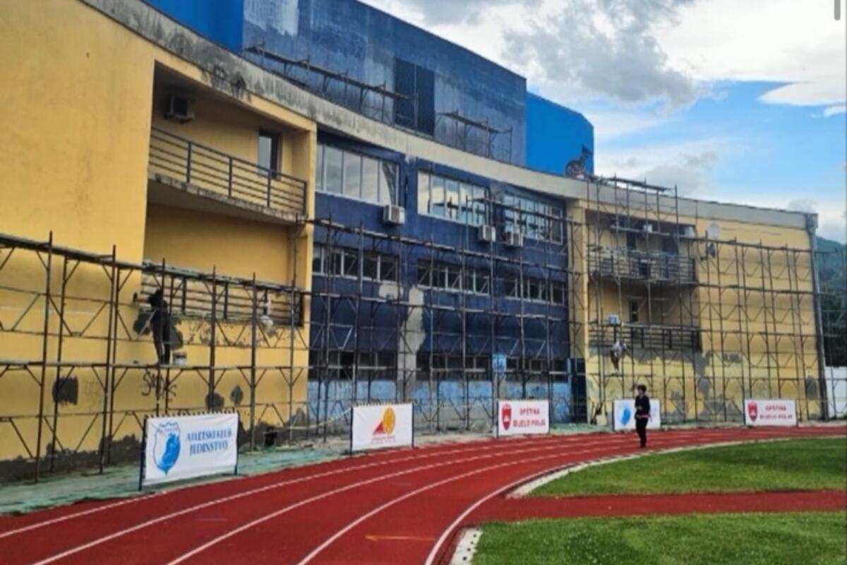 Fotografija uz vijest: Bijelo Polje: Radovi na unapređenju stadiona i sportske sale teku po planu