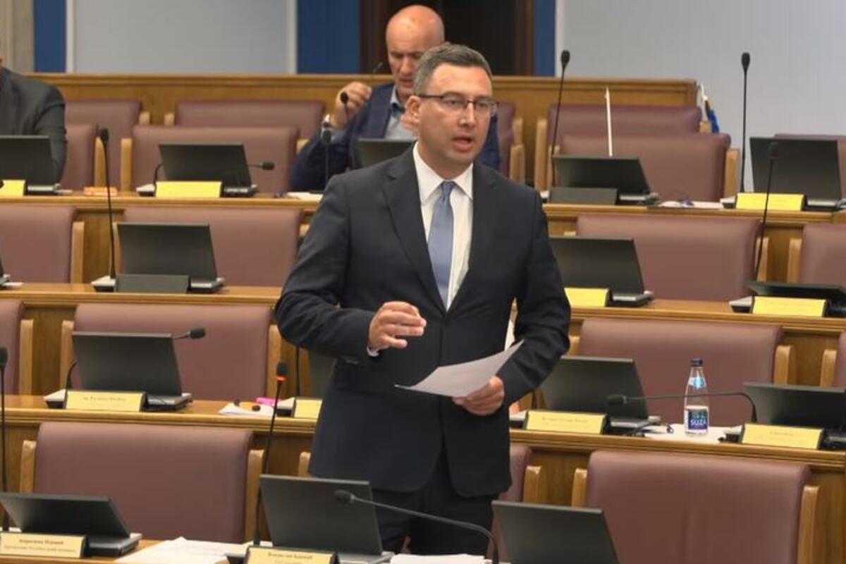 Fotografija uz vijest: Bojović: Glasat ćemo za izmjene Ustava ako se u njima predloži srpski jezik kao službeni