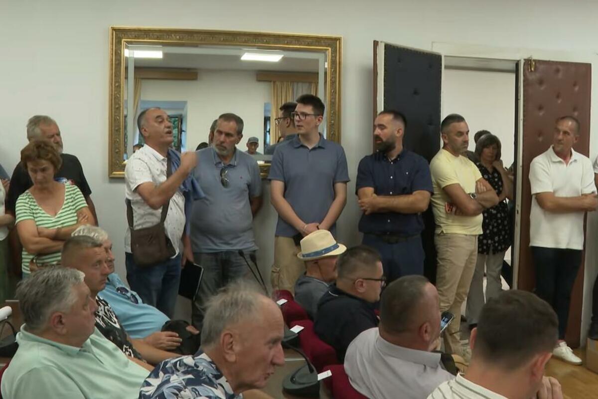 Fotografija uz vijest: Burna rasprava na tribini o budućnosti Parka prirode "Rijeka Zeta"