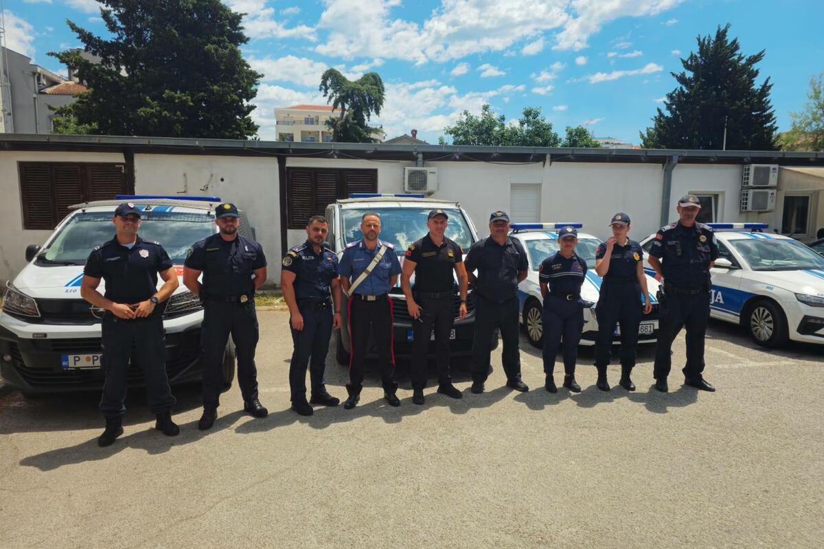 Fotografija uz vijest: Crnogorski policajci u zajedničkim patrolama sa kolegama iz osam država tokom turističke sezone
