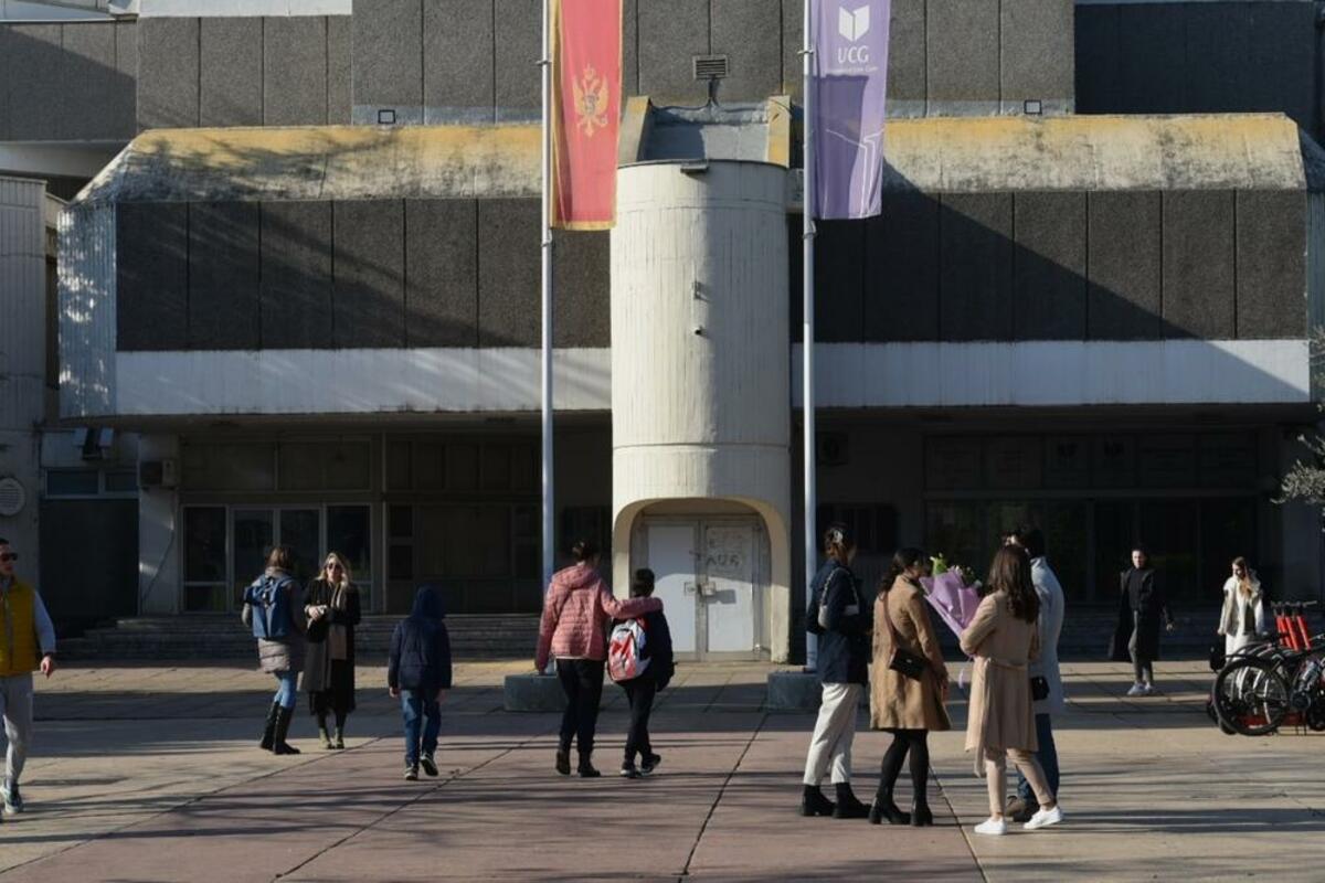 Fotografija uz vijest: Dio profesora sa PMF-a osporava nastavu tokom rekonstrukcije Tehničkih fakulteta