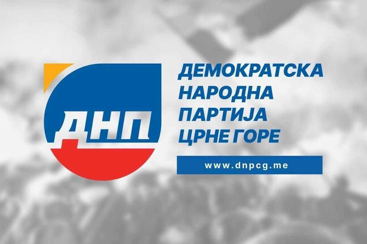 Fotografija uz vijest: DNP Budva osudio kamenovanje prostorija „Pokreta za Grad“: Političke razlike se ne rješavaju nasiljem