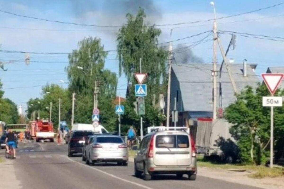 Fotografija uz vijest: Guverner: Šestomjesečna beba poginula nakon što su ostaci drona pali na zgradu u moskovskoj oblasti