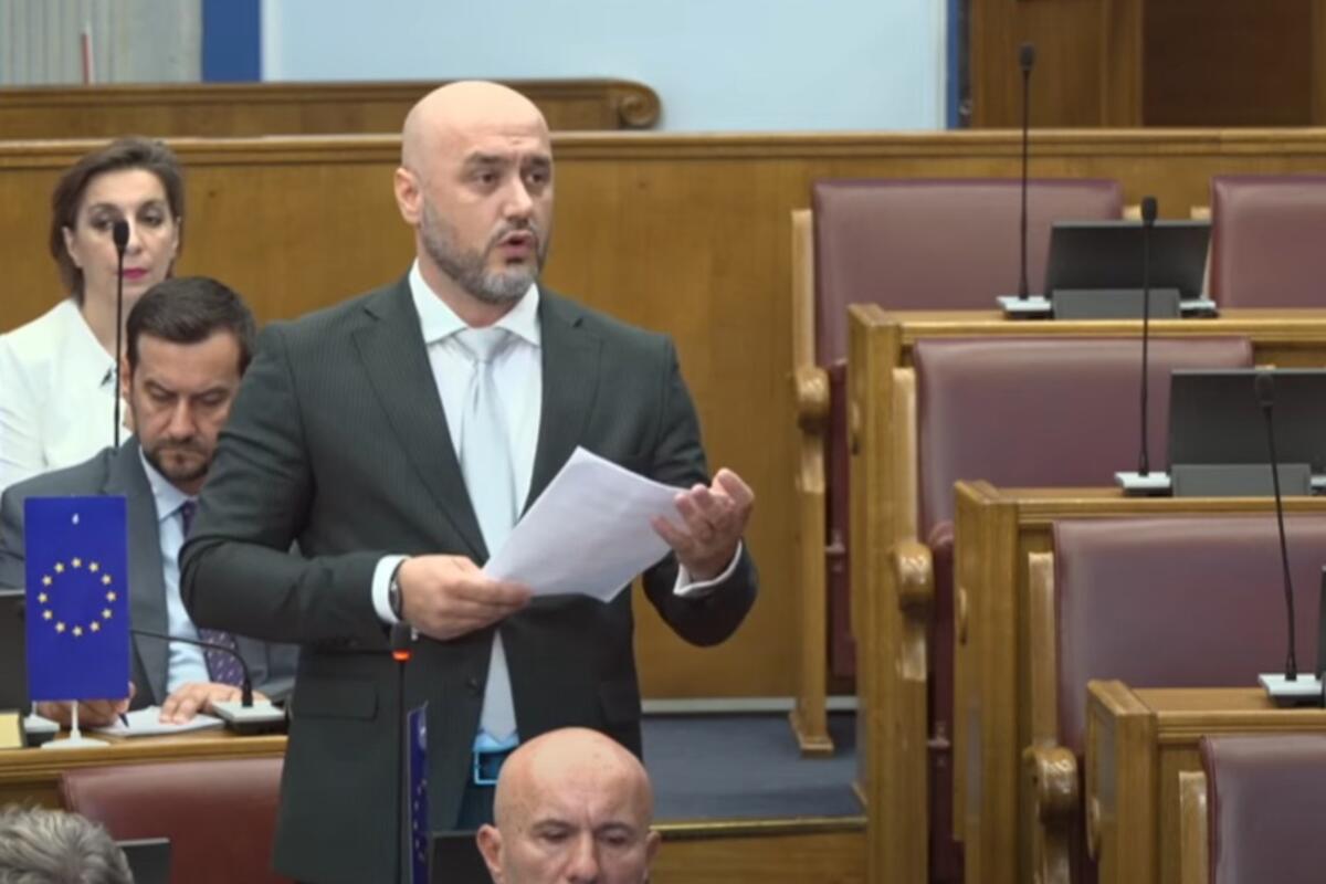Fotografija uz vijest: Hadžić: Izdajnici su Đukanović i Marković, na mene ne utiču pritisci nikakve vrste i ni od kakve sile i nesoja