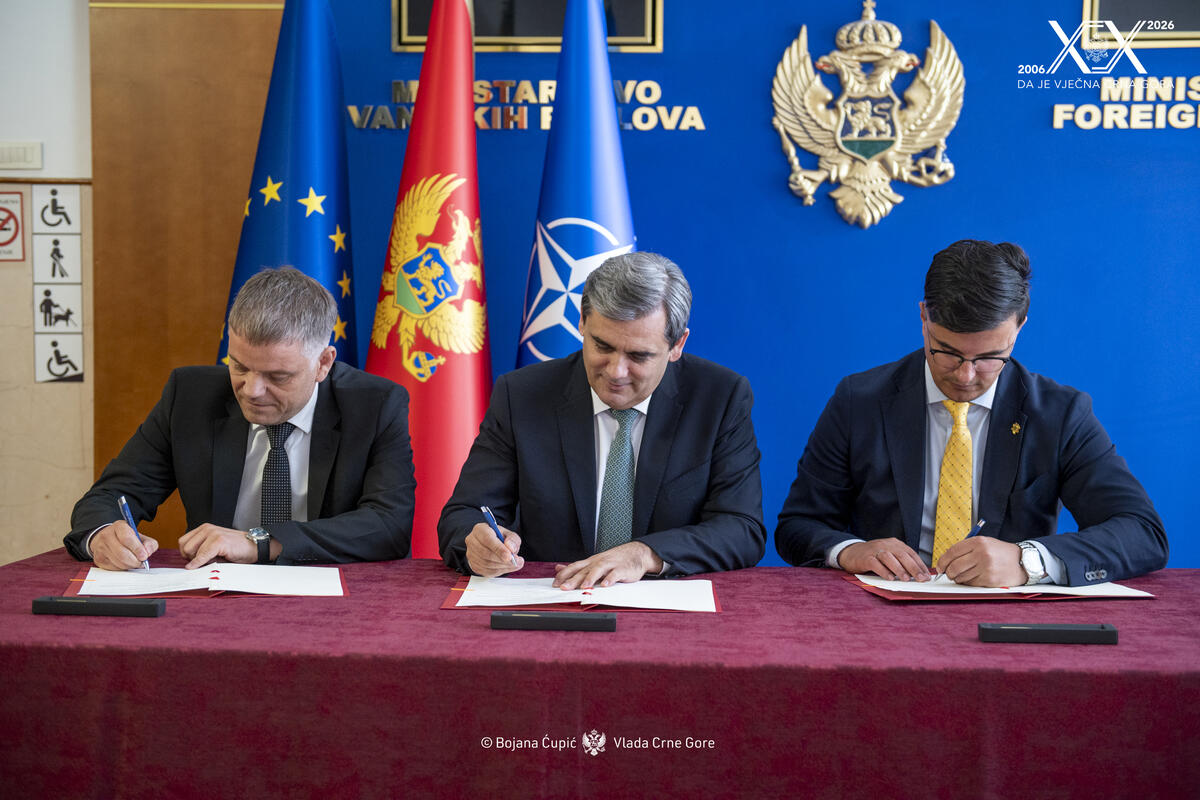 Fotografija uz vijest: Ibrahimović, Šaranović i Janović potpisali sporazum o interoperabilnosti viznog sistema