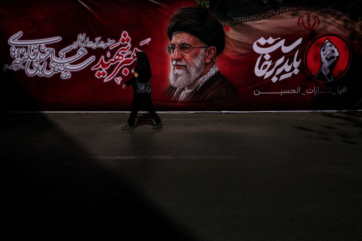 Fotografija uz vijest: Iran održava masovne pogrebne povorke za ajatolaha Hamneija