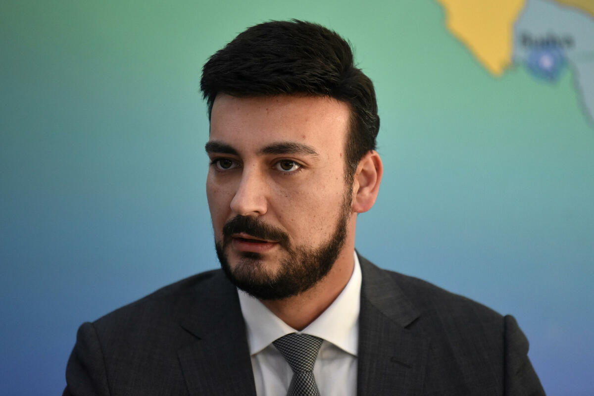 Fotografija uz vijest: Jovanović kritikuje PES zbog Mandića, dok funkcioneri njegove liste prisustvuju sahrani Mladića