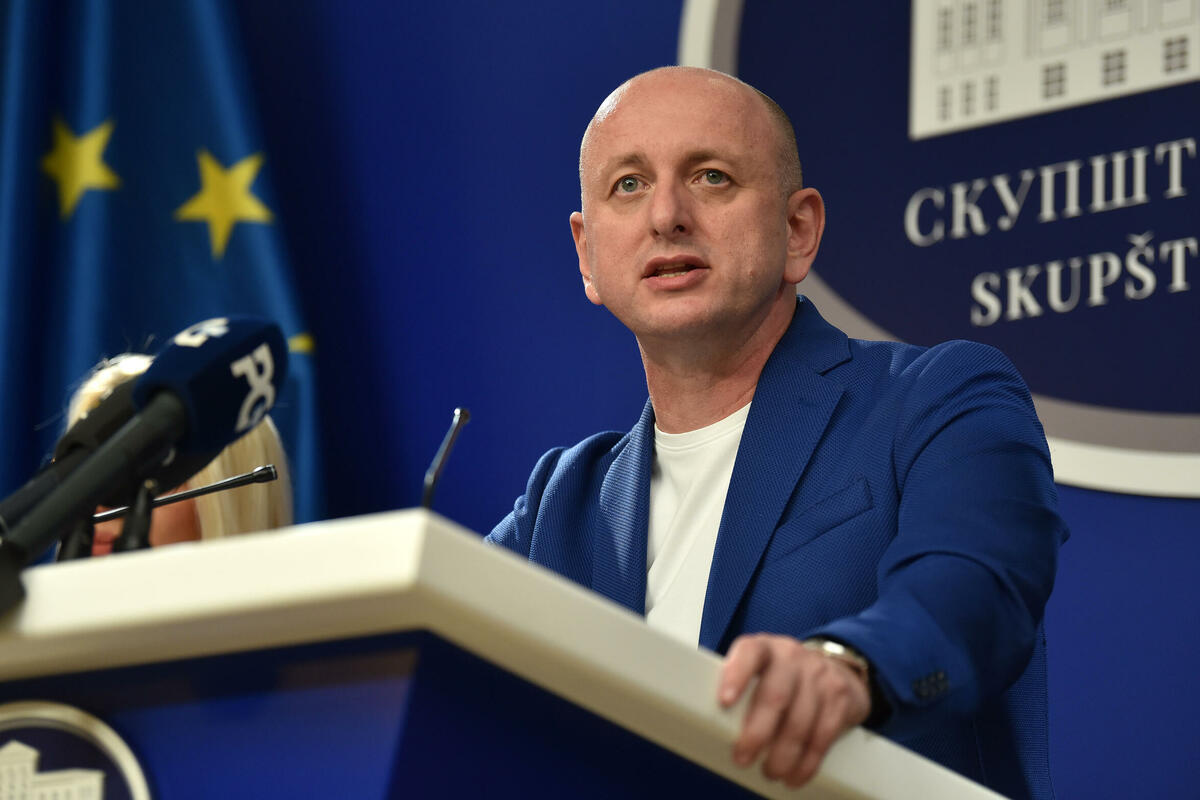 Fotografija uz vijest: Knežević: Rasprava o smjeni Mandića zapravo je rasprava o tome da li je Mladić heroj ili zločinac