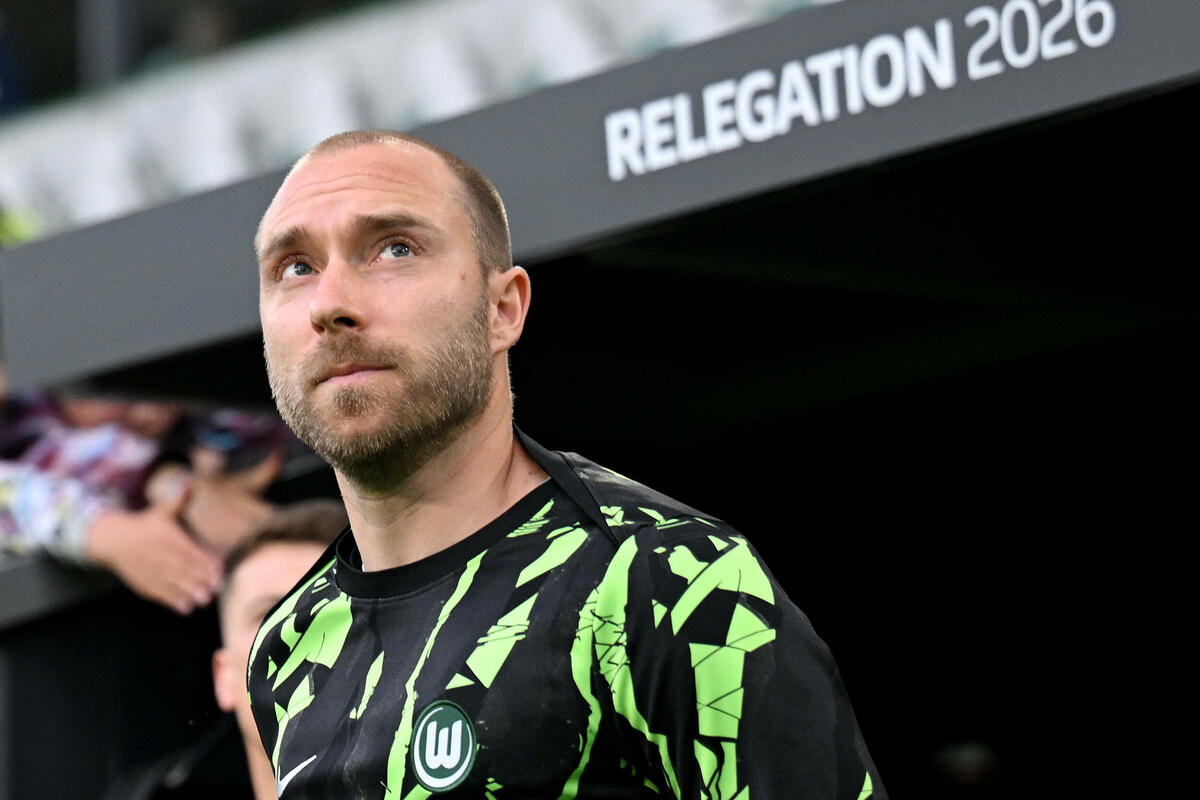 Fotografija uz vijest: Kristijan Eriksen se ponovo srušio na teren tokom prijateljske utakmice