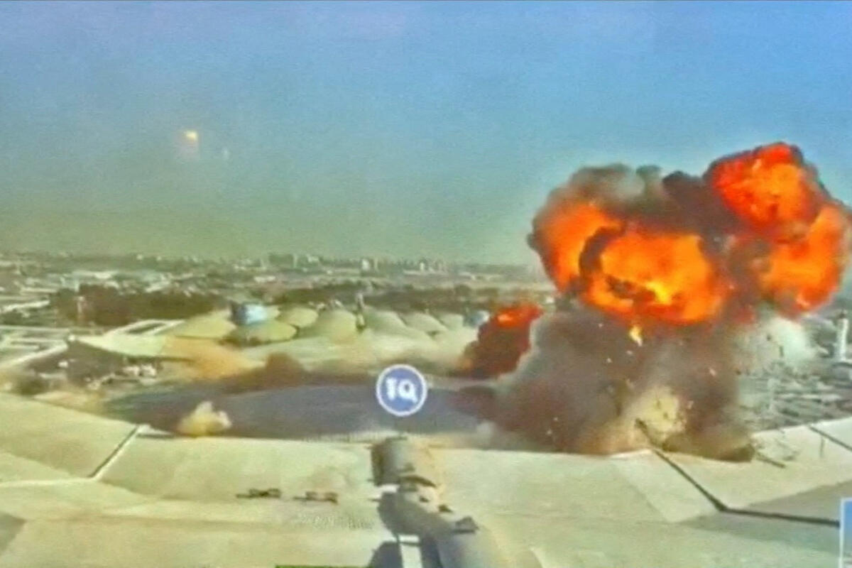 Fotografija uz vijest: Kuvajtska uprava civilnog vazduhoplovstva: Iranski napadi oštetili aerodromski radar i povrijedili nekoliko ljudi