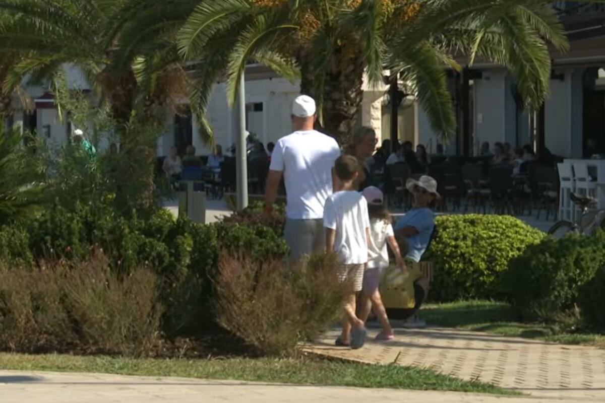 Fotografija uz vijest: Ljeto u Tivtu: Turisti iz cijelog svijeta oduševljeni rastom posjete