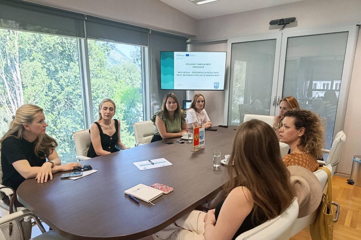 Fotografija uz vijest: Luka Kotor unaprijedila pristupačnost za osobe sa invaliditetom instalacijom indukcionog sistema i nabavkom specijalizovanih ko...
