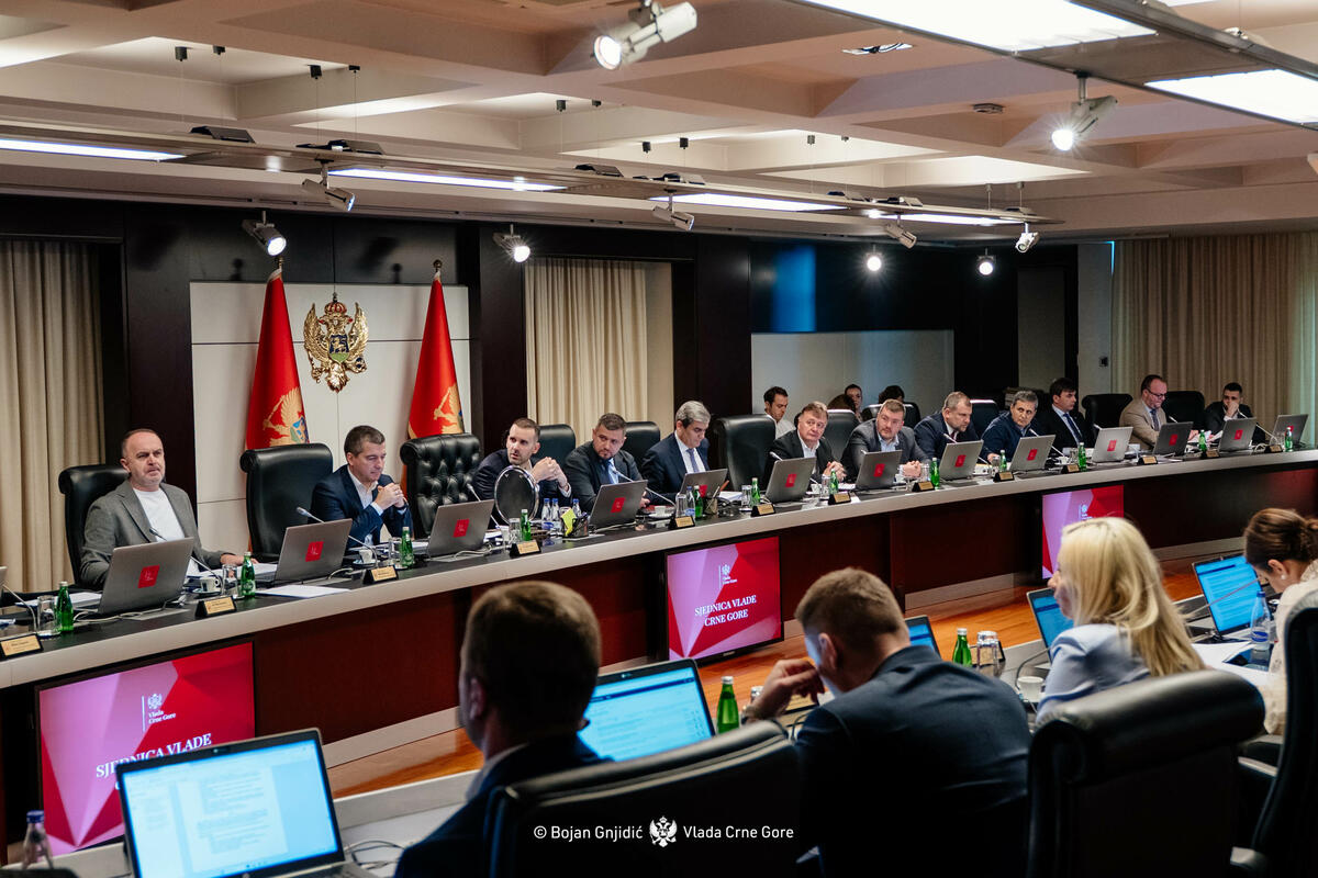 Fotografija uz vijest: Maja Vučinić ostaje v.d. direktorice Uprave carina, Tihomir Adžić imenovan državnim sekretarom u Ministarstvu energetike