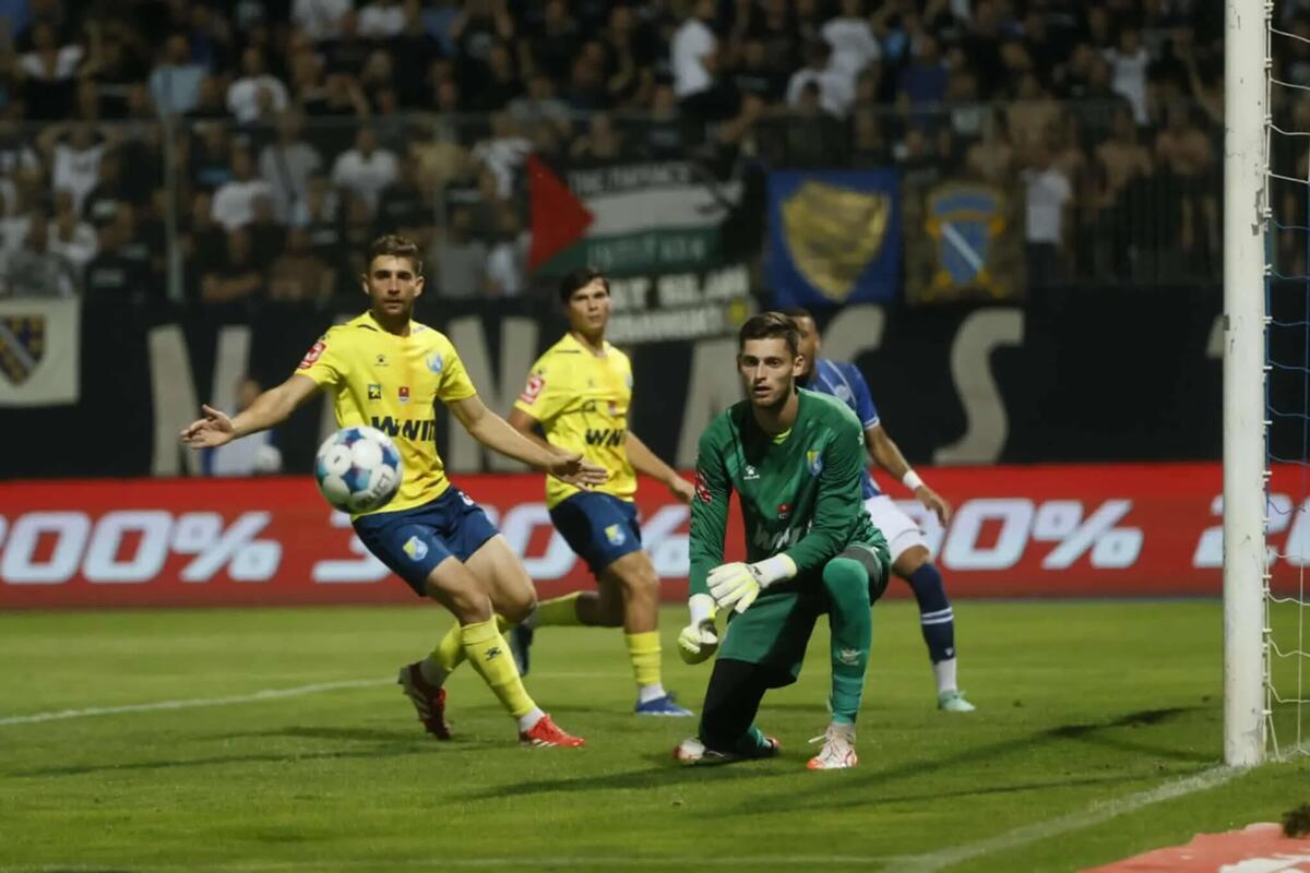 Fotografija uz vijest: Mišo Dubljanić: Gorostas među stativama i novi čuvar mreže crnogorske reprezentacije